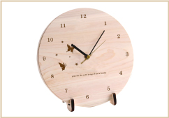 メッセージ入り　可愛い木製時計時計