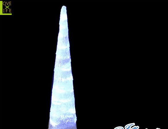 【20 】クリスタル タワー【モチーフ】【つらら】【雪】【塔】白く輝くタワーが幻想的！今年は美しく飾りつけ♪【2013年新作】【送料無料】【大人気】【イルミネーション】【クリスマス】【LED】【大人気】【大人気】
