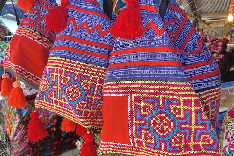 モン族の刺繍古布