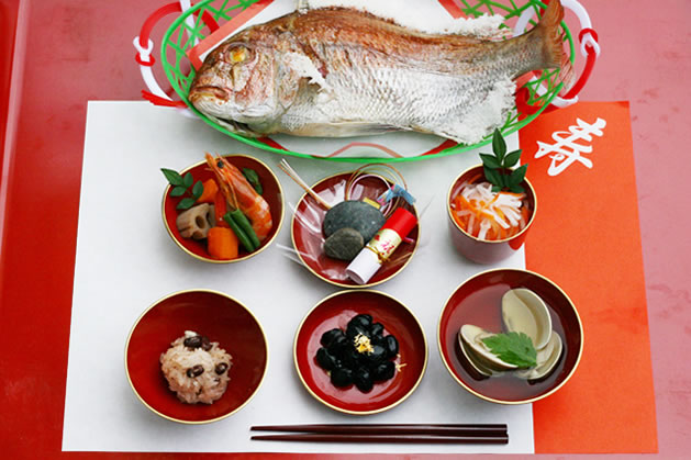 お食い初めの準備 お食い初めは淡路島魚幸の天然焼き鯛で