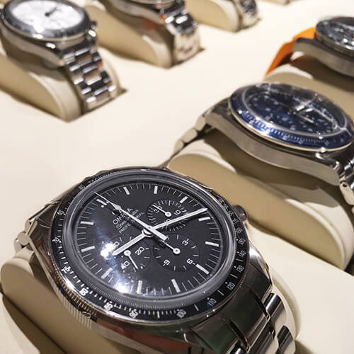 オメガ、ハミルトン、ガガミラノ、カルチェなど、人気ブランド時計を取り揃えています。