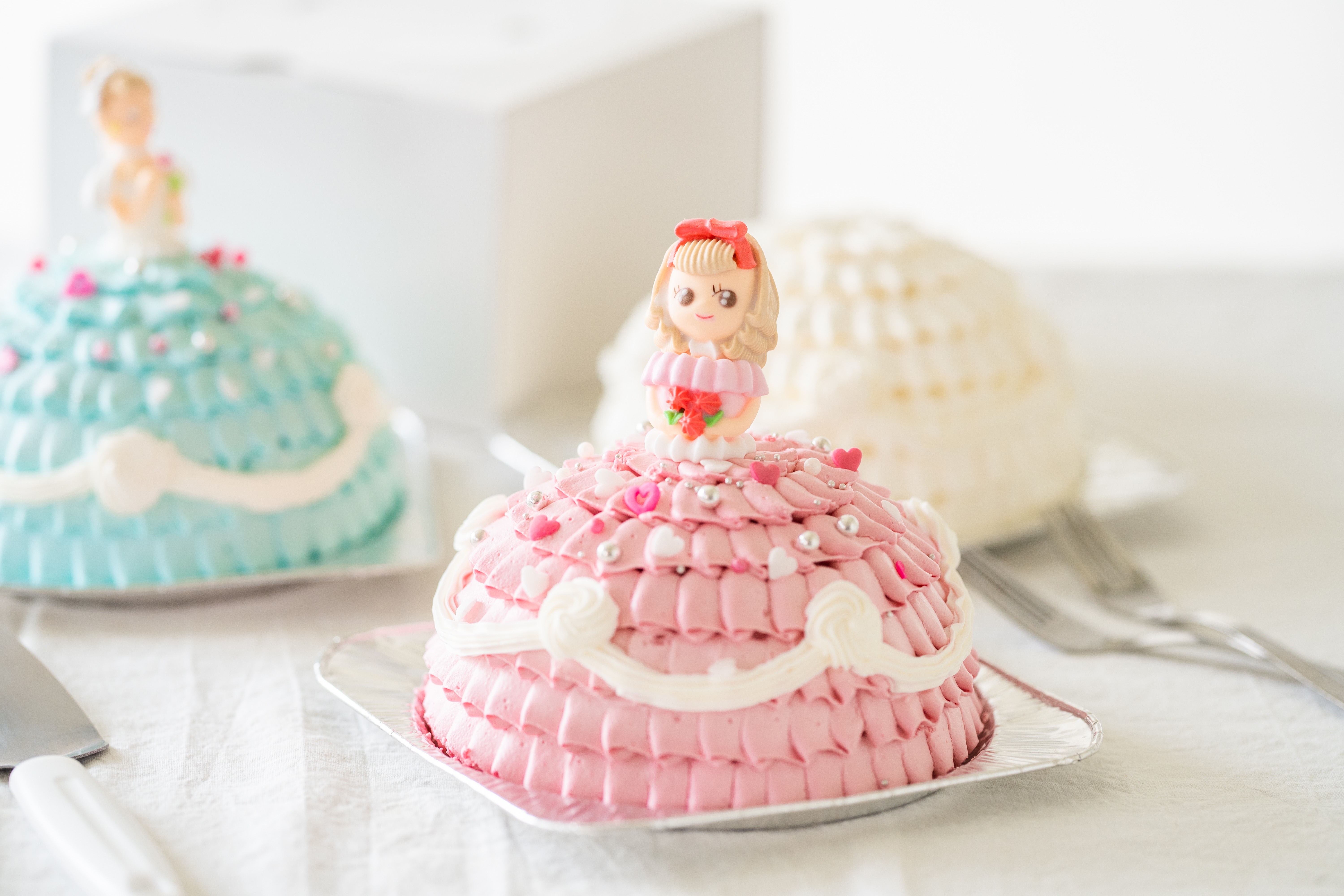 楽天市場 世界に一つだけ 自分で飾り付けのできる プリンセスケーキ 5号 送料無料 お人形が選べます 誕生日ケーキ バースデーケーキ ドールケーキ 誕生日ケーキのお店ケベック