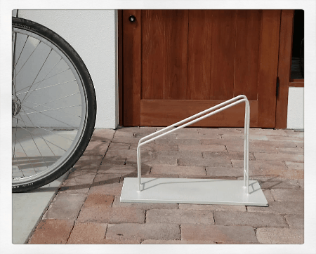 "Iron bicycle stand" 2