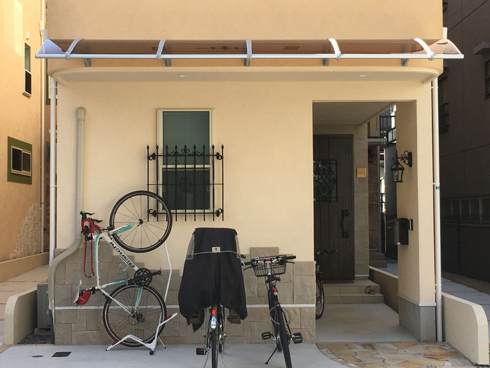 自転車置き場の屋根 | 庇専門店ひさしっくす本店