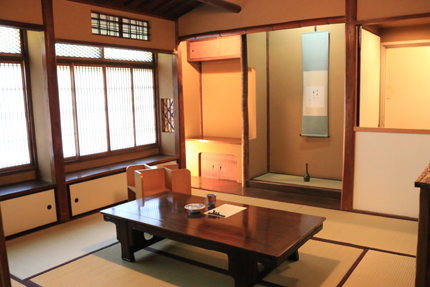 山本有三記念館　二階の書斎