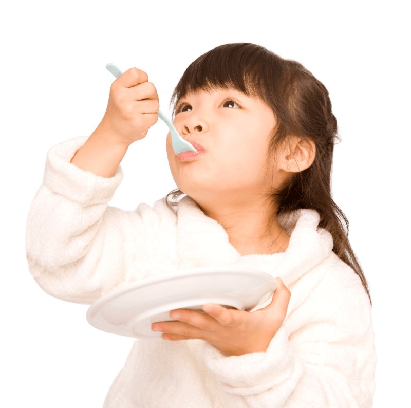 カレーを食べる子供