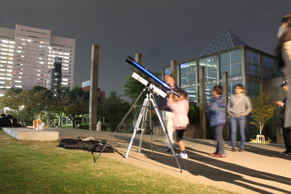 ハルカスを見て天体望遠鏡の使い方を練習