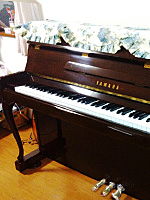 ヤマハピアノ　L102