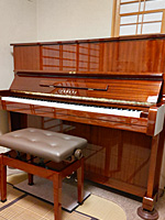ヤマハピアノ　U1