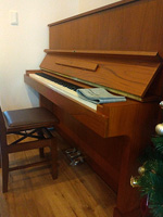 ヤマハピアノ　W103