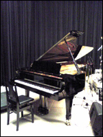 ジャンパスイングオーケストラ　カワイ　フルコンサートピアノ