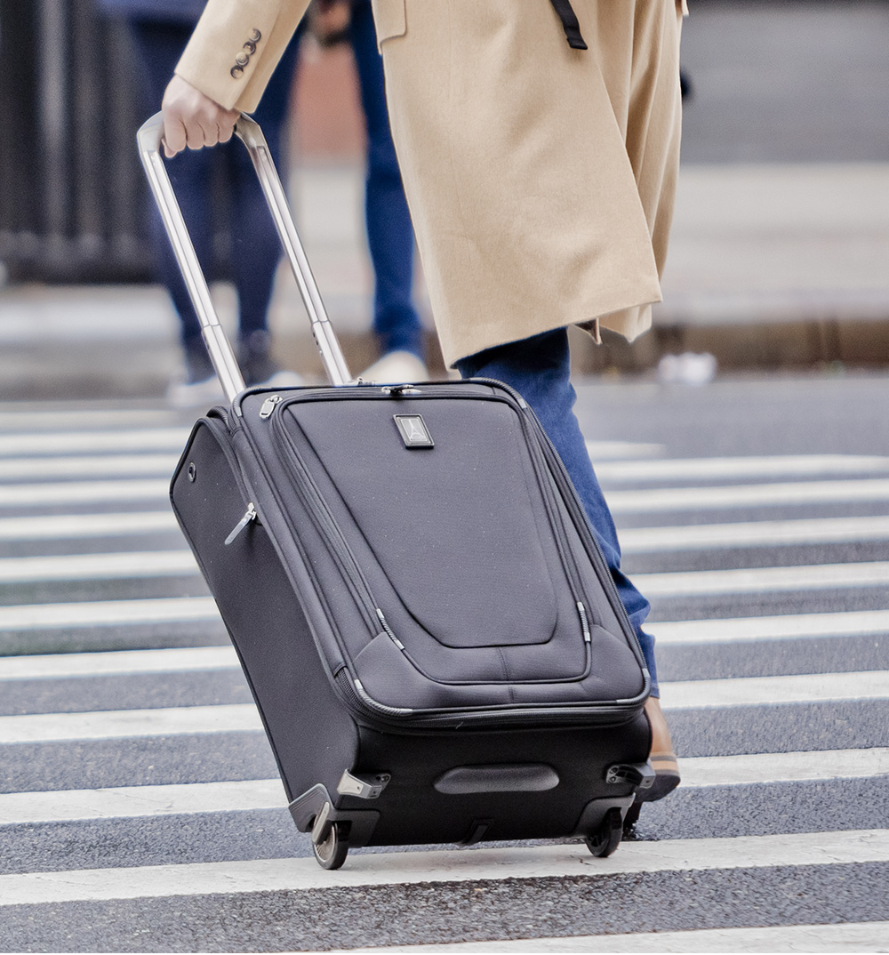 【楽天市場】スーツケース 機内持ち込み 大容量 48.2L 世界のデキるビジネスマンが選ぶ機内持ち込みスーツケース Travelpro
