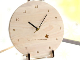 木製時計にメッセージ入り