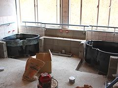 陶器浴槽の設置工事状況2-3